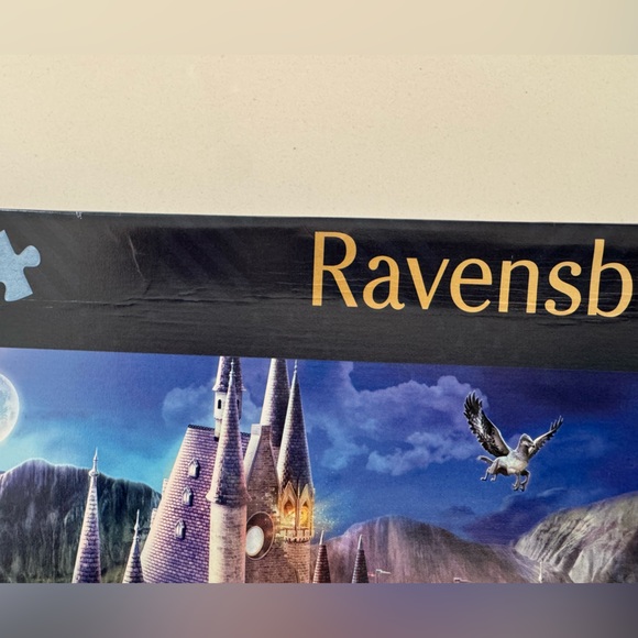 Ravensburger Harry Potter Puzzle - Hogwarts Castle Cutaway 3000 Piece Puzzle NWT - Picture 4 of 5
